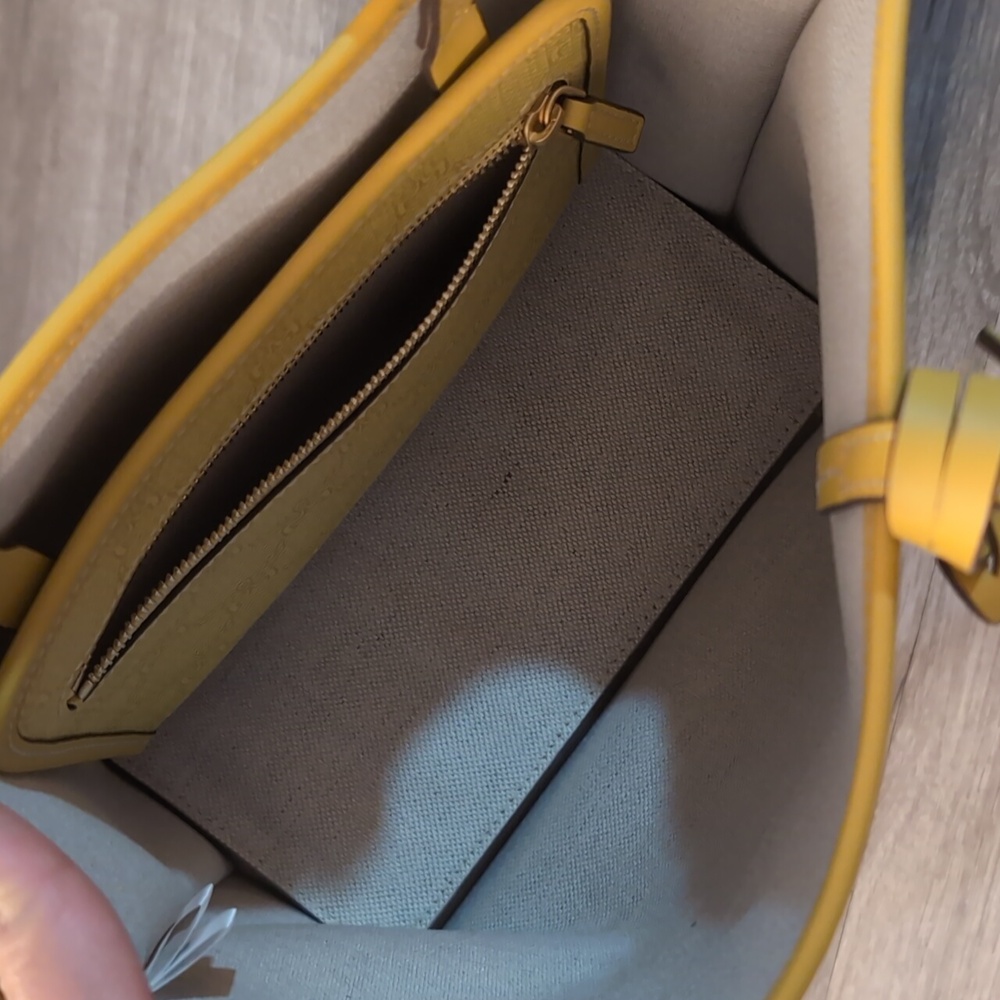MCM Yellow Tote with Iconic Logo - Picture 4 of 4